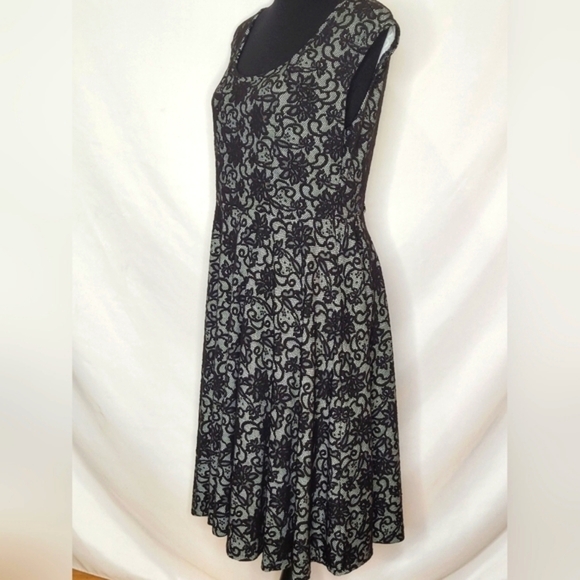 Torrid Embroidered Cap Sleeve Black/Gray Skater Dress Keyhole Back - Size 0/12/L - Picture 2 of 9